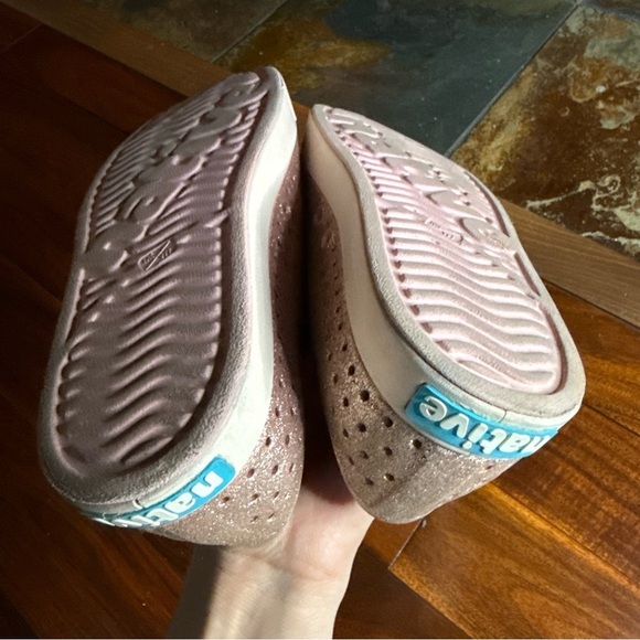 Native Silver gold Sandals with Perforated Design - Picture 10 of 13